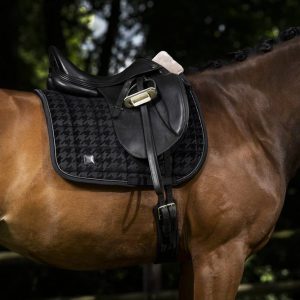 Tapis Velvet Stamp Essence 2022 DRESSAGE - Eskadron