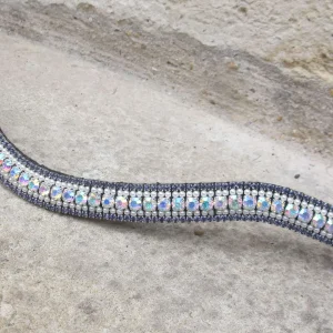 Frontal cristaux prune, perles et à reflets.