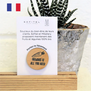 Badge en bois octobre rose Made in France personnalisable