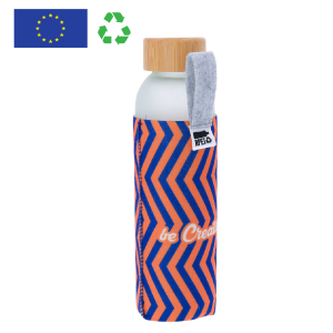 Bouteille en verre avec bouchon en bambou et pochette RPET
