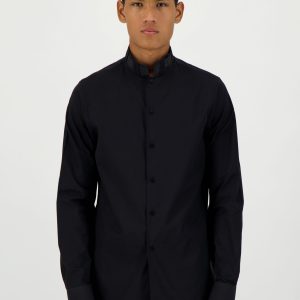 Chemise noire necklace