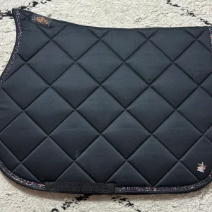 Tapis de selle Noir avec galon noir glitter multicolore - JU&PA