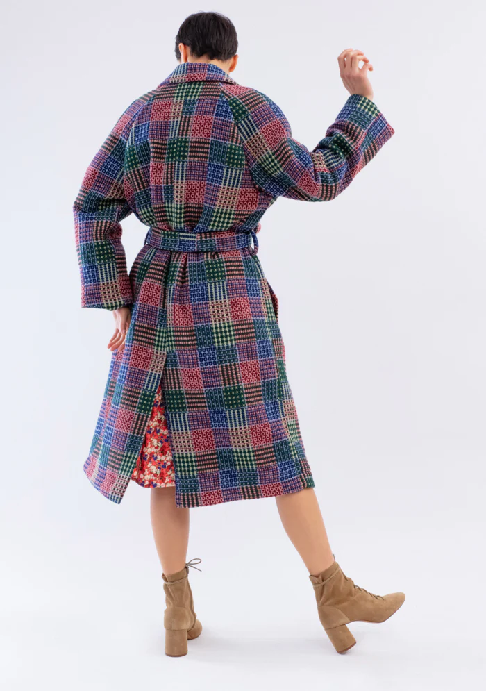 MANTEAU LONG CEINTURÉ ROSE – Image 2